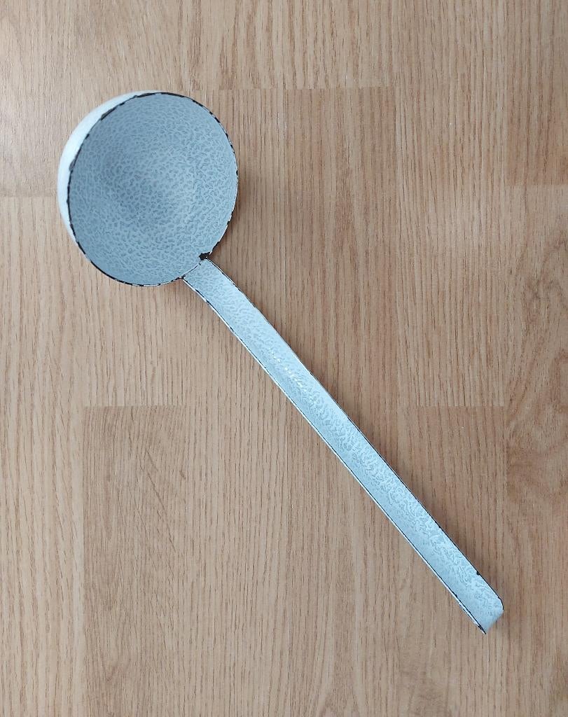 Brocante lichtgrijs en wit emaille pollepel / soeplepel, Ophalen of Verzenden