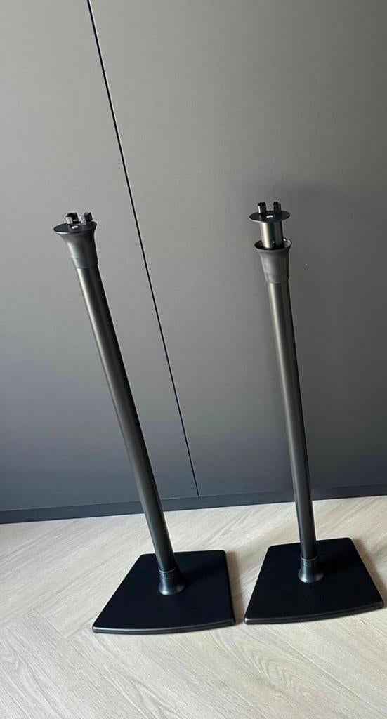 2x Sonos one vloerstandaard SANUS, Audio, Tv en Foto, Luidsprekers, Ophalen, Zo goed als nieuw