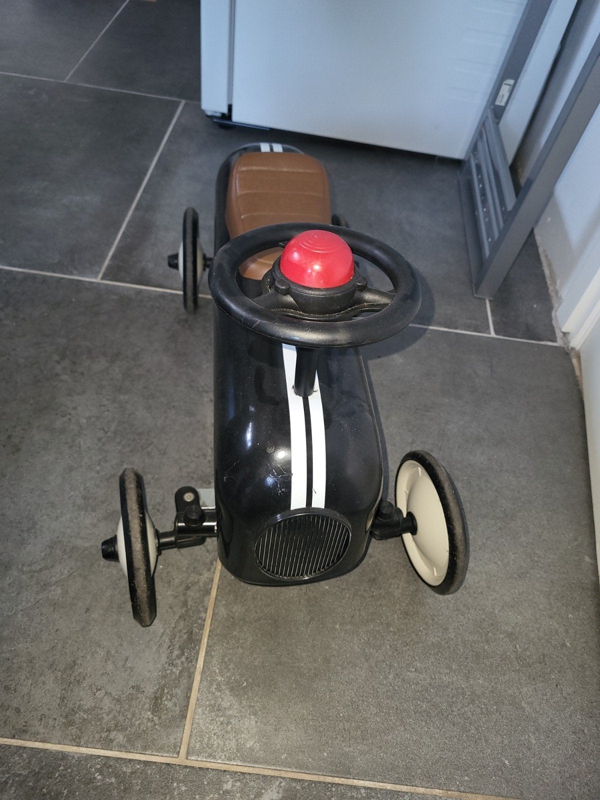 Baghera loopauto zwart met bruin zitje, Ophalen, Gebruikt, Loopvoertuig