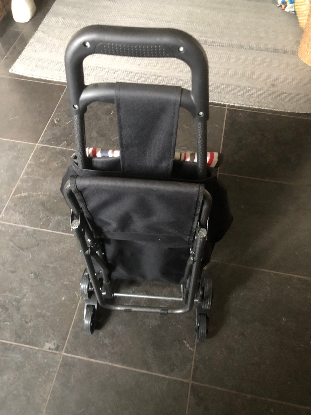 Boodschappen trolley, 30 cm of meer, Gebruikt, Zwart, 80 cm of meer
