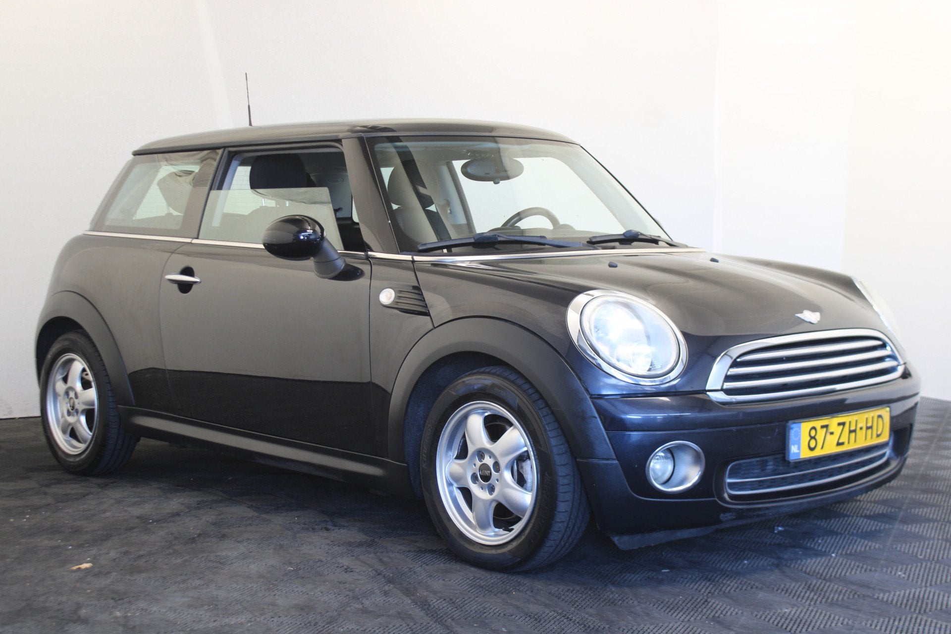 MINI 3-deurs 1.4 One Pepper (bj 2008), Auto's, Voorwielaandrijving, Stof, Gebruikt, Zwart
