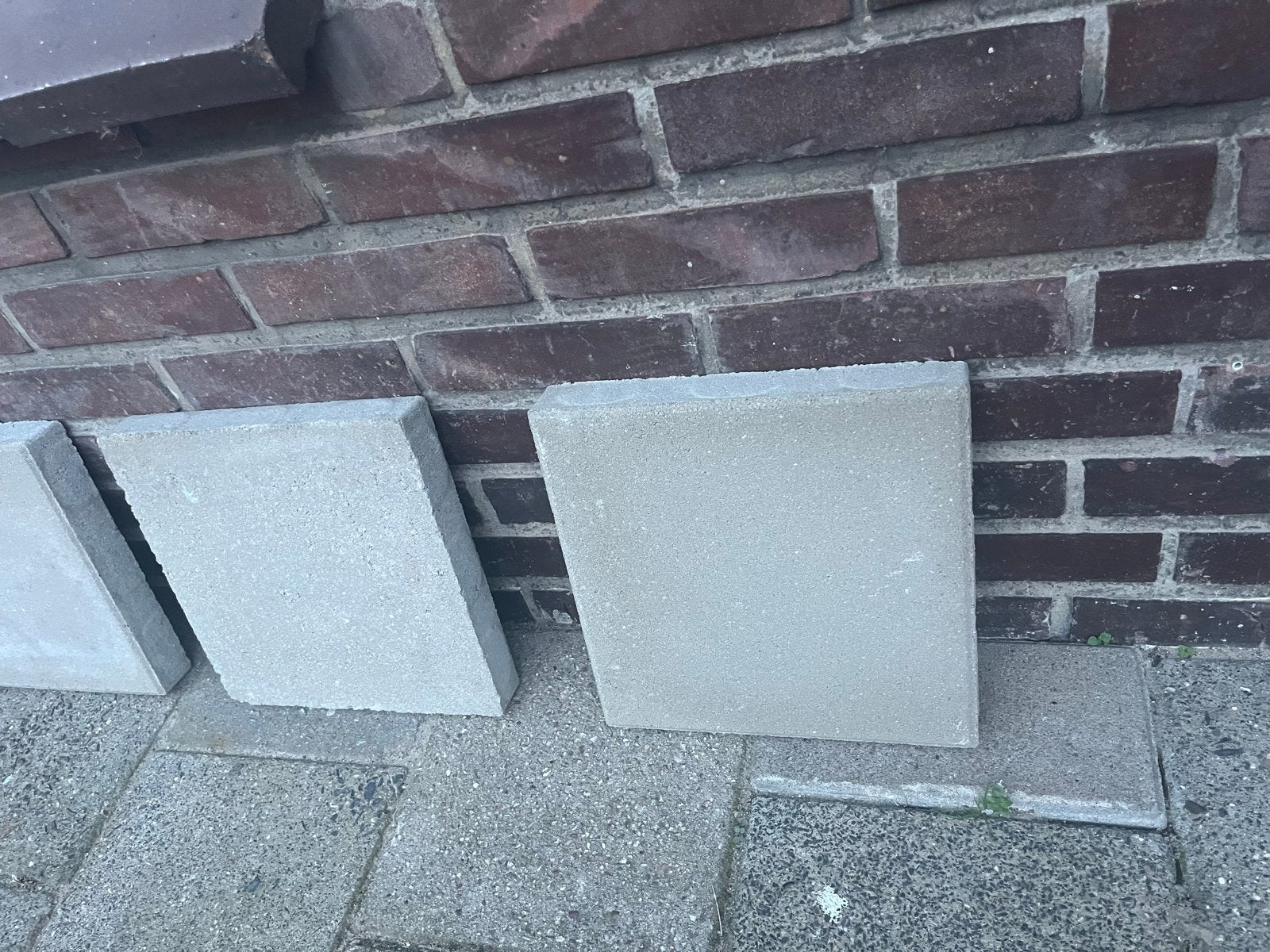 Gratis 4 stuks 30x30 terras(stoep)tegels, Tuin en Terras, Gebruikt, Ophalen of Verzenden, Minder dan 5 m², Beton
