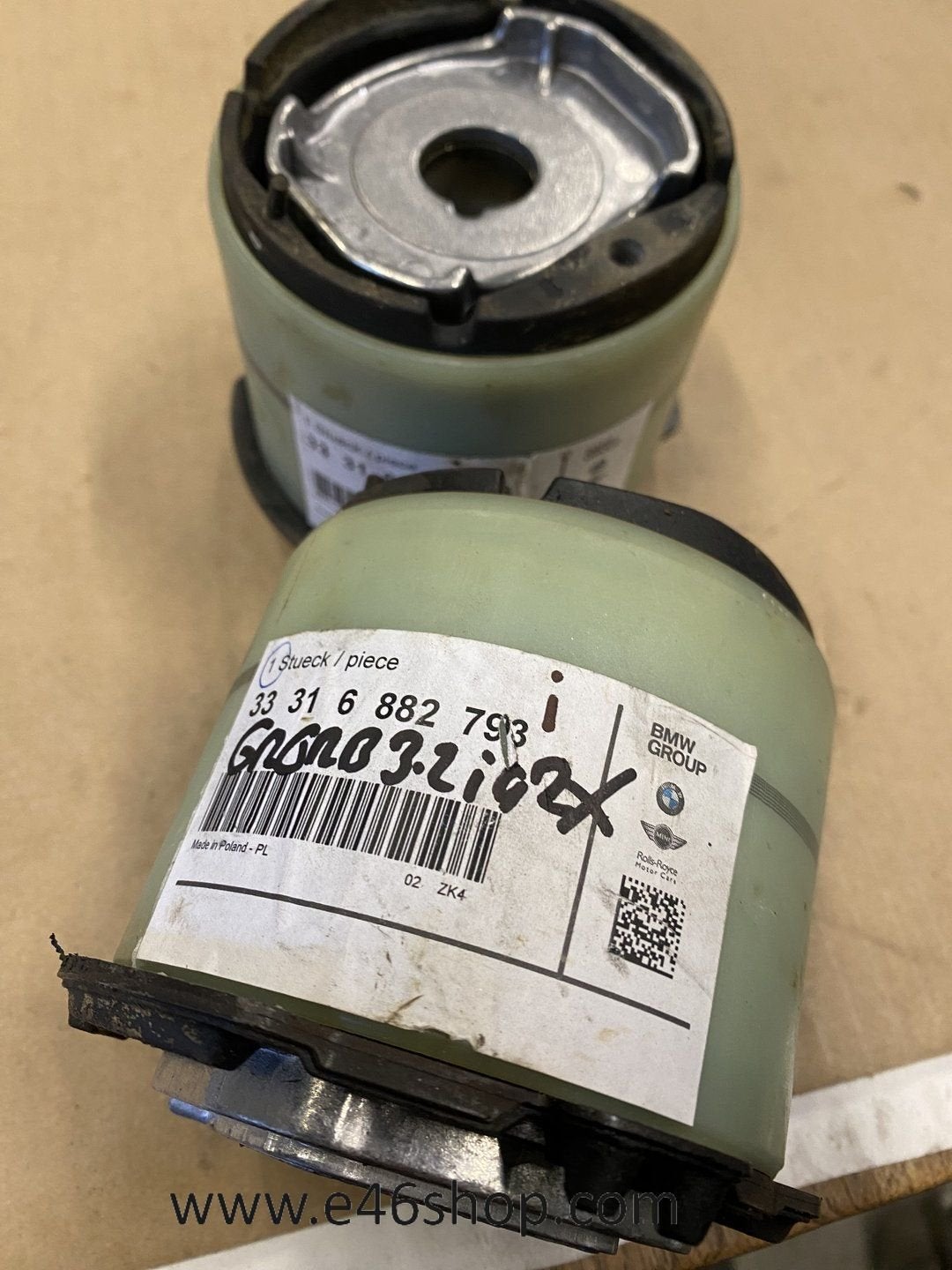 BMW ROLLS ROYCE ACHTERASRUBBER OE 33316882793 NW EN ORG BMW, -, -, BMW, Nieuw