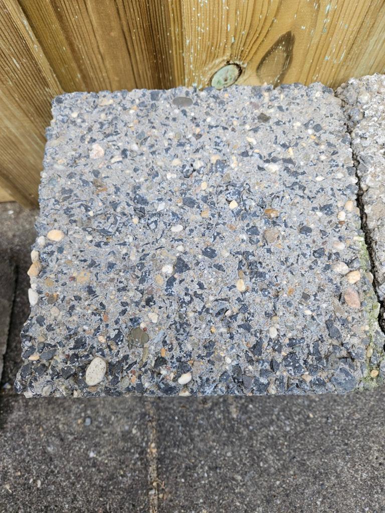 65 zware grijze stenen, 40 rode stenen, Ophalen, Gebruikt, Beton, Klinkers