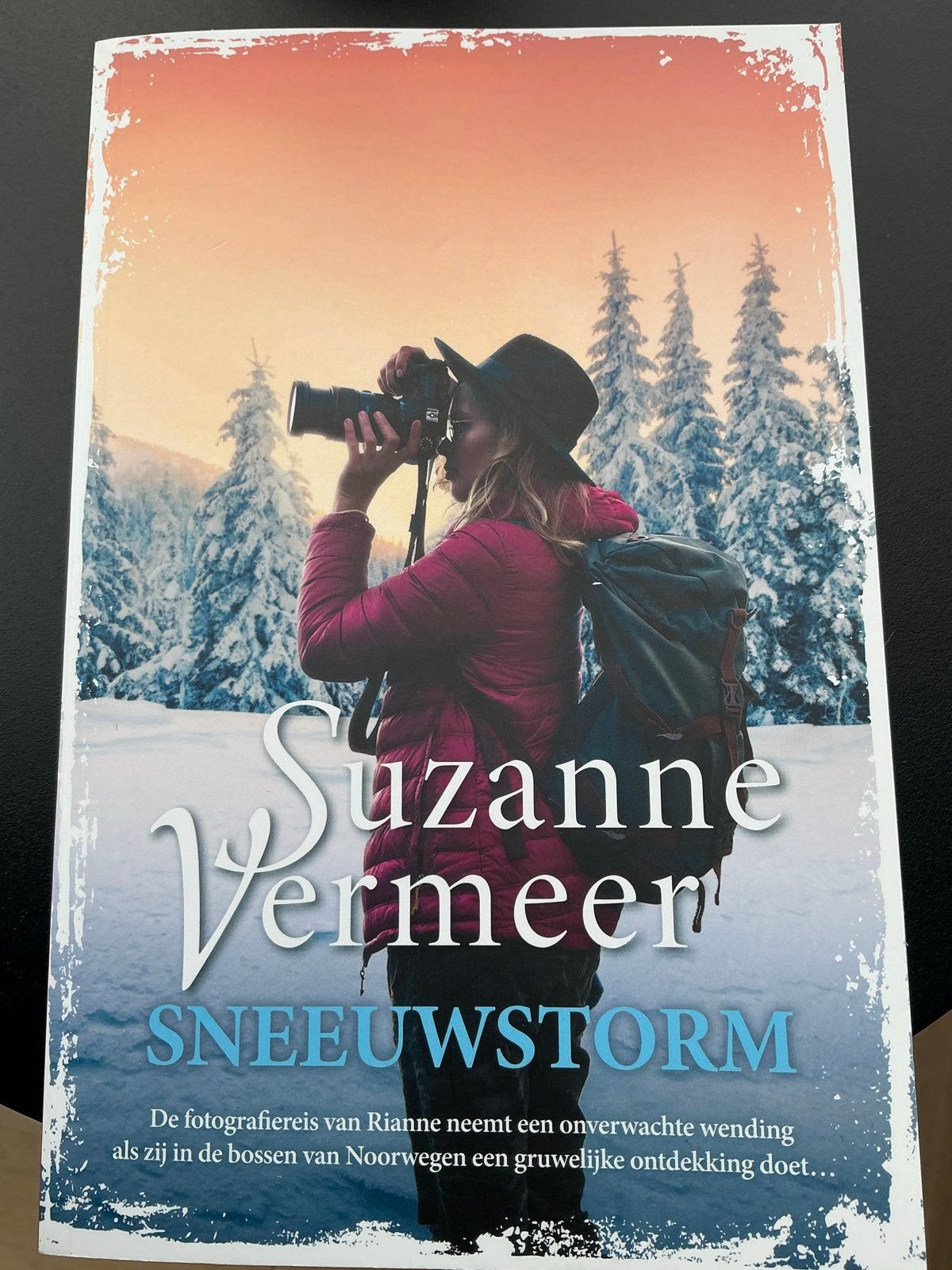 Suzanne Vermeer - Sneeuwstorm (Thriller), Ophalen of Verzenden, Zo goed als nieuw, Nederland