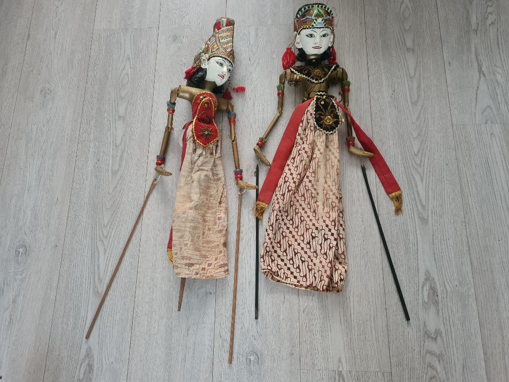 Oude indonesische wajangpoppen en schimmenspelpoppen, Antiek en Kunst, Ophalen of Verzenden