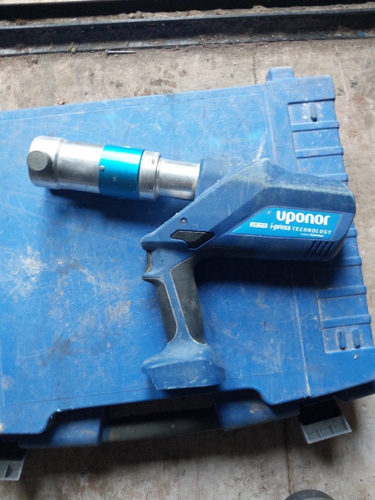 Uponor S-Press Accu persmachine met toebehoren, Ophalen, Zo goed als nieuw
