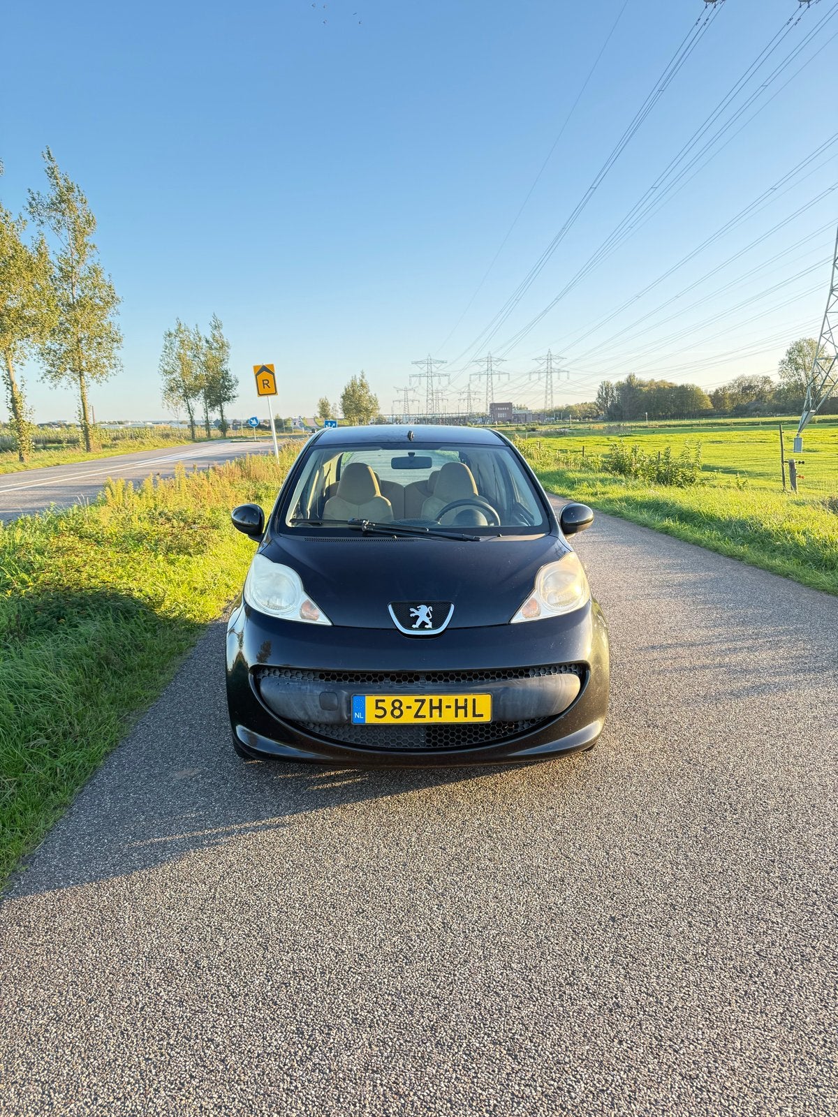 Peugeot 107 1.0 12V 3DR 2008 Zwart, Voorwielaandrijving, Euro 5, Stof, Beige