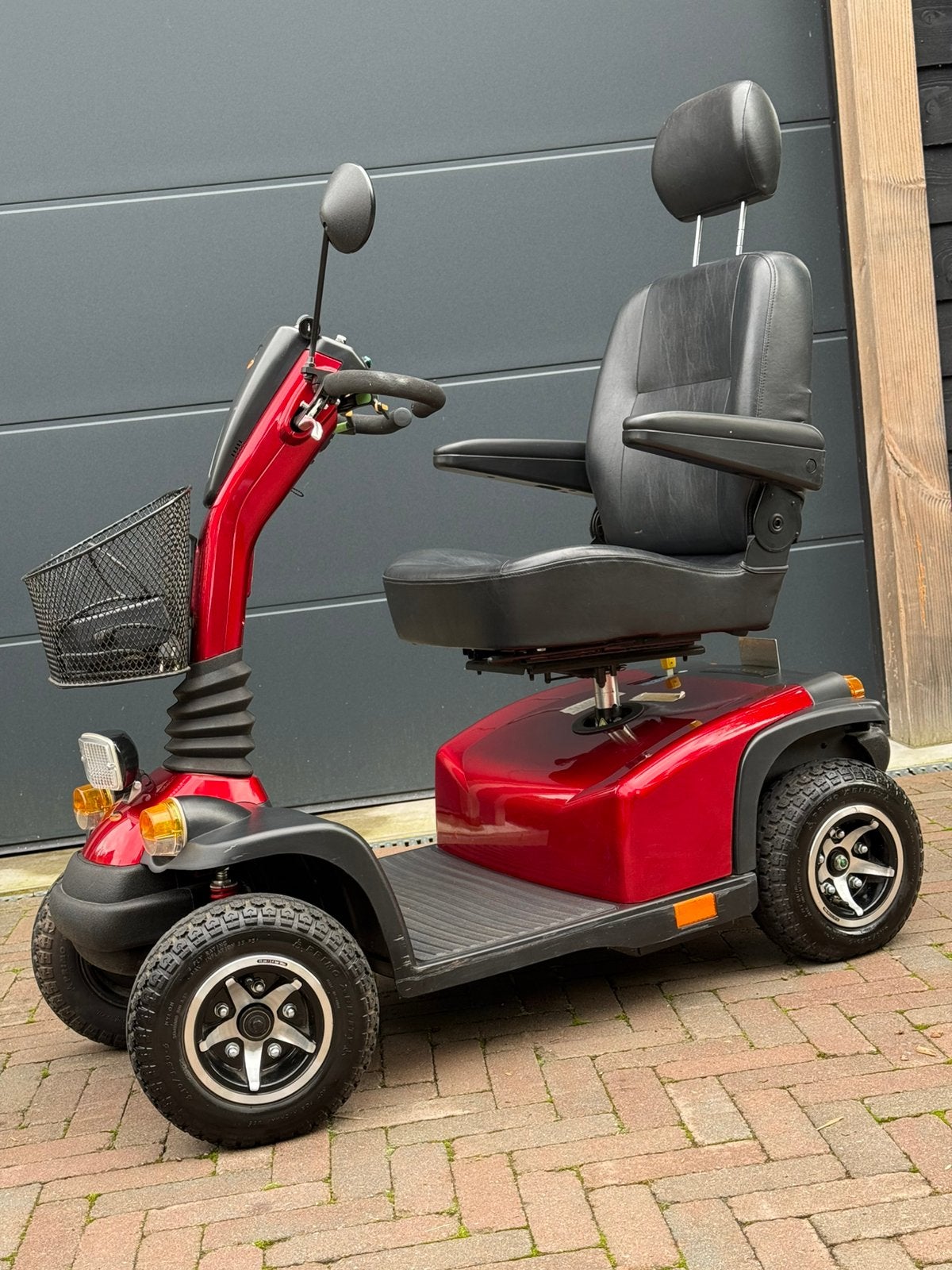 Hele nette Pride Practicomfort 4 scootmobiel. Nieuwe accu’s!, Ophalen, 26 t/m 35 km, 11 t/m 15 km/u, Gebruikt