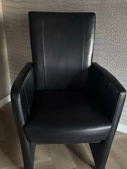 6 hele mooie en zeer nette echt leren eetkamerstoelen H&H, Huis en Inrichting, Stoelen, Ophalen, H&H leer wieltjes zwart Henders & Hazel