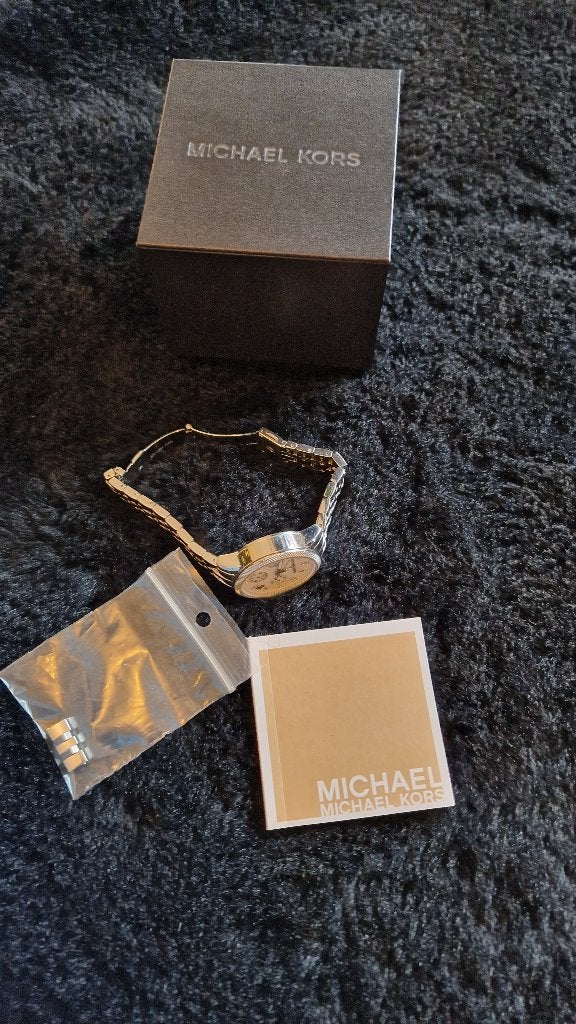 Michael Kors horloge zilver, Gebruikt, Polshorloge, Met strass, Ophalen