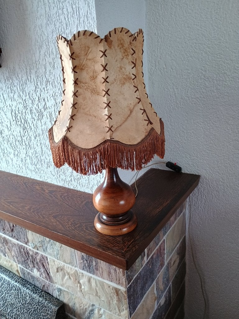 Oude schemerlamp met houten voet en stoffen kap, Antiek en Kunst, Ophalen of Verzenden
