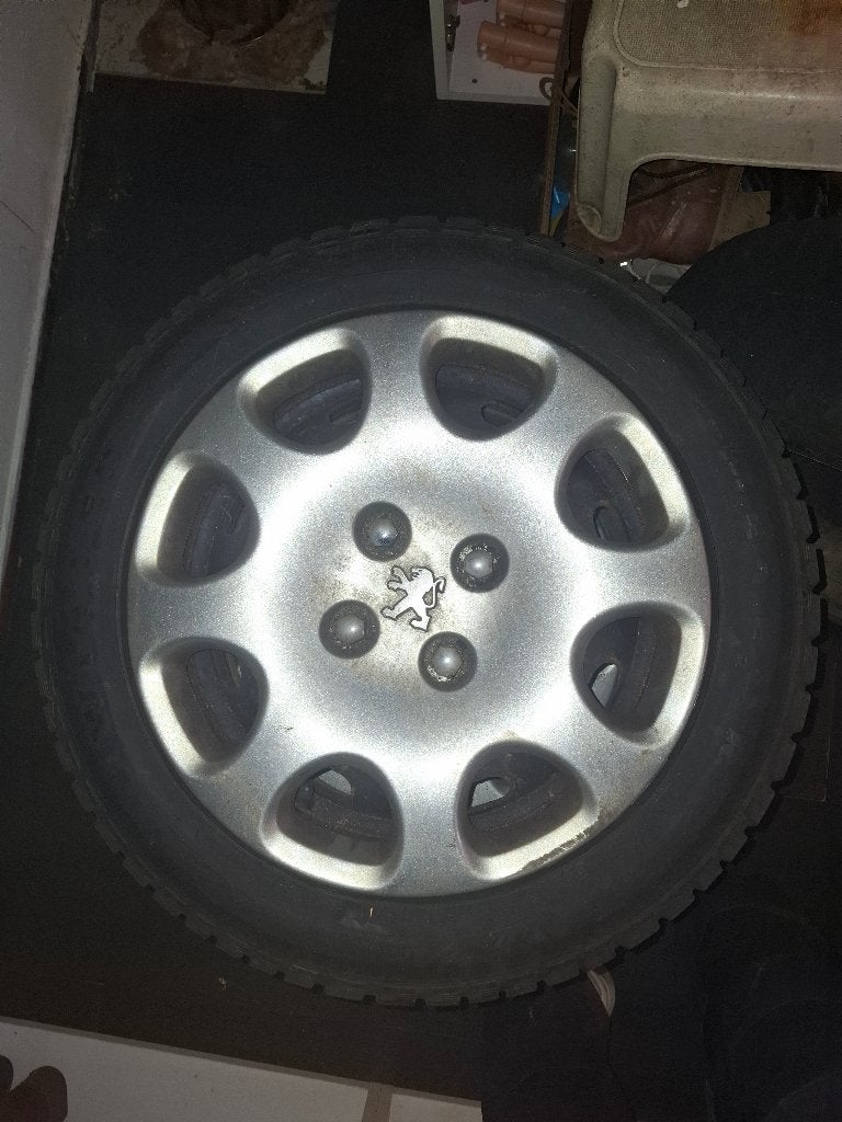 Set 4 winterBanden 195/55R15 89H incl. stalen velgen Peugeot, Auto-onderdelen, Banden en Velgen, Ophalen, Gebruikt, 15 inch, Banden en Velgen