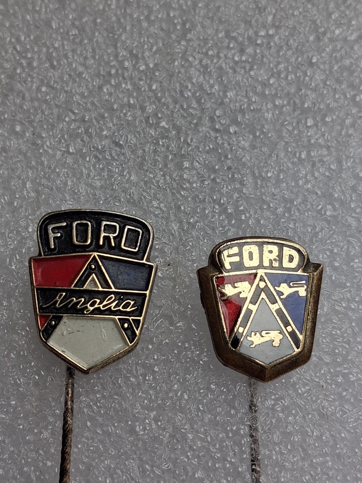 Speldjes Ford engeland 2x 1x lak en 1x em., Ophalen of Verzenden