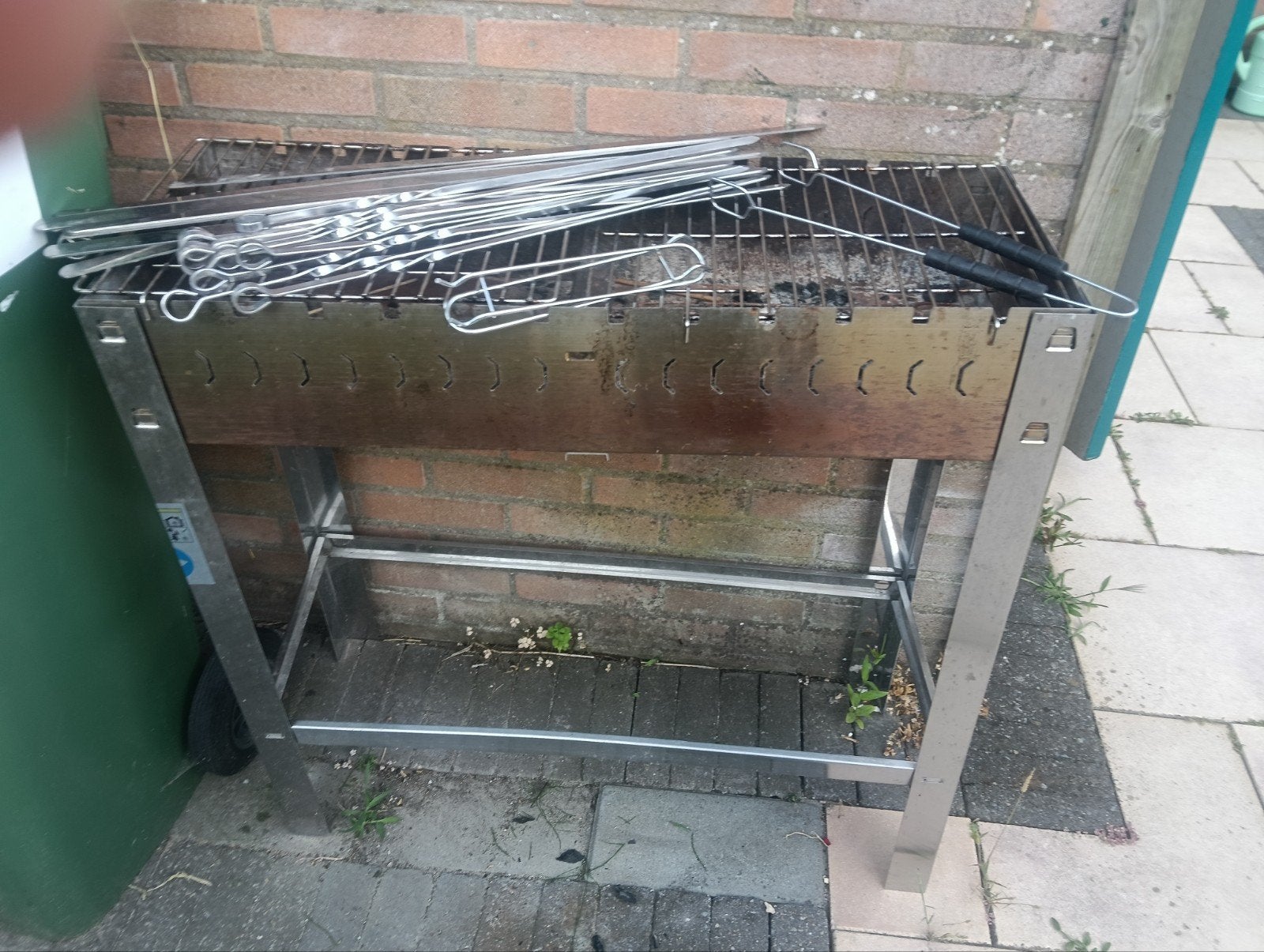 Barbecuegrill met meer dan 20 spiesen, Ophalen of Verzenden, Gebruikt