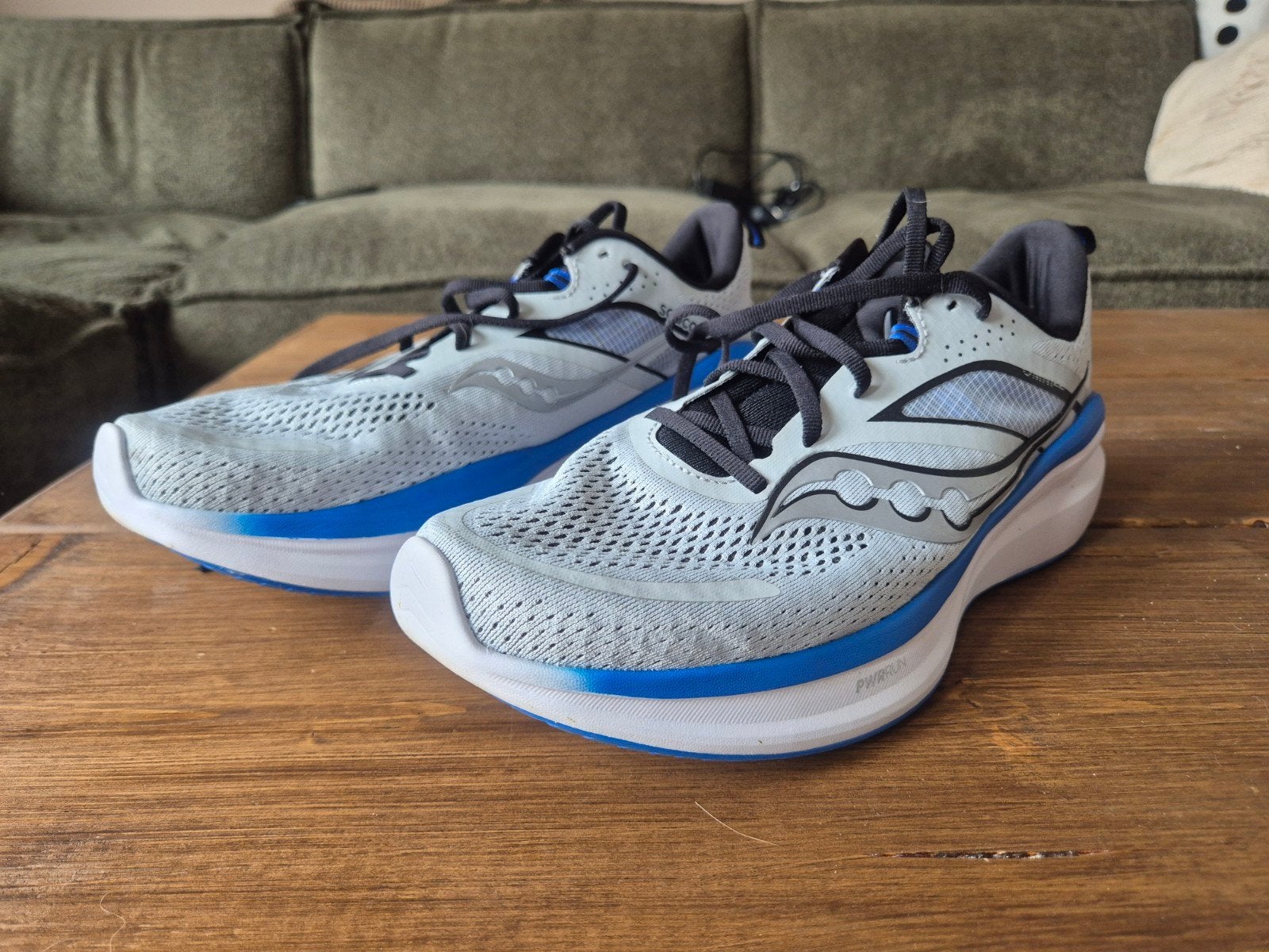 Saucony Omni 22 heren maat 43 ZGAN, Sport en Fitness, Loopsport en Atletiek, Hardloopschoenen, Zo goed als nieuw, Hardlopen, Saucony