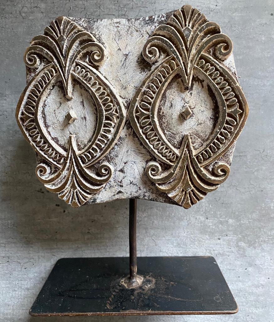 Batik stempel op metalen voet, hoog 20,5 cm, Ophalen of Verzenden