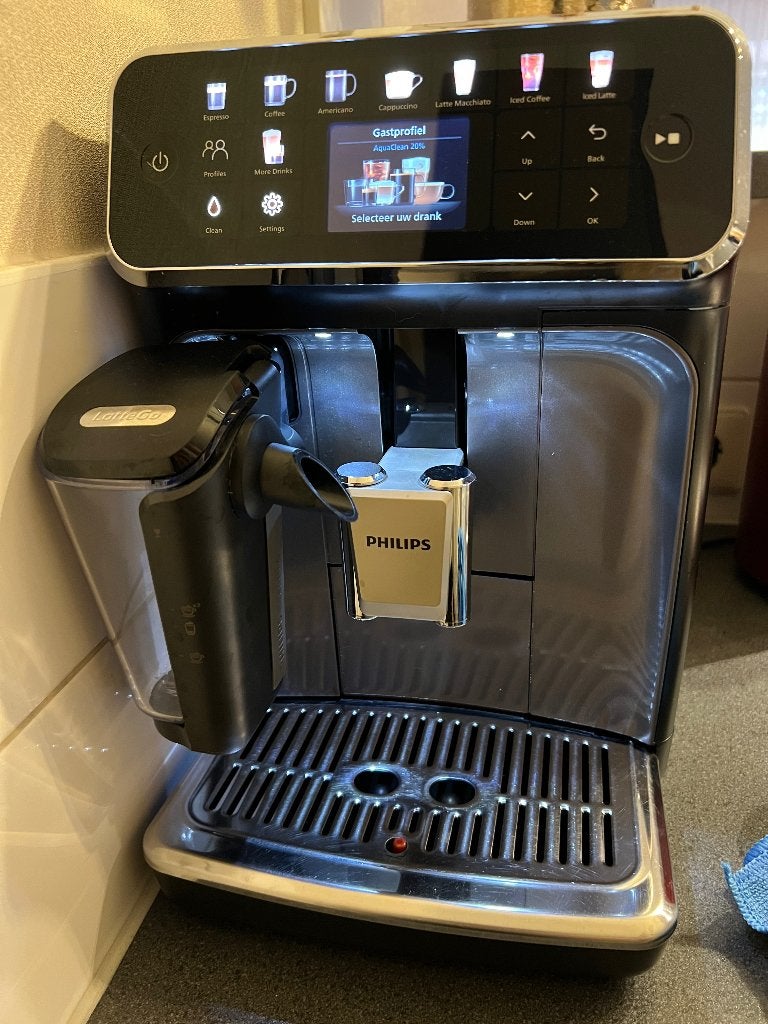 PHILIPS 5500 LatteGo, Ophalen, Afneembaar waterreservoir, Espresso apparaat, Zo goed als nieuw