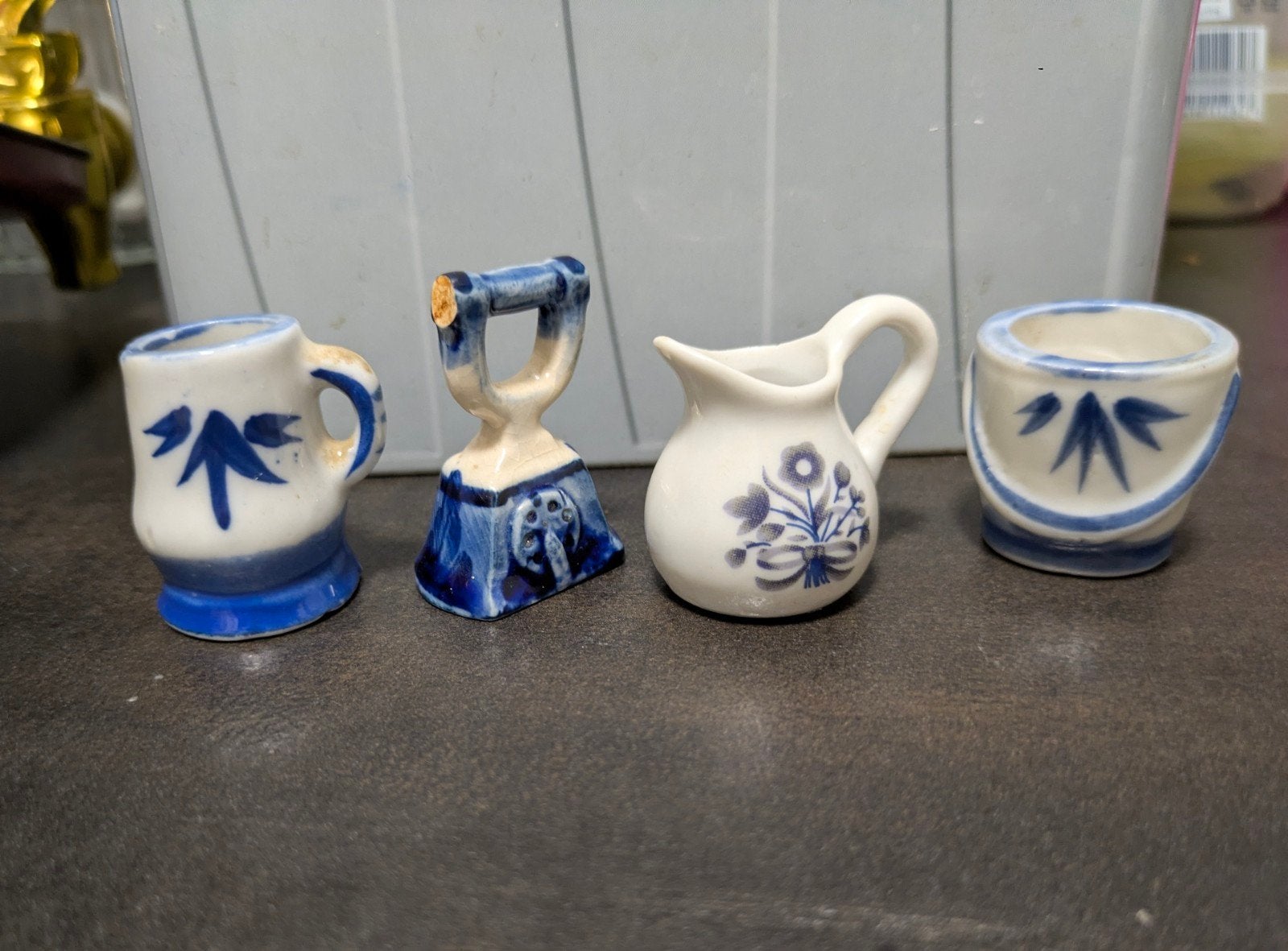 Delf blauwe letterbak figuurtjes, Verzamelen, Beelden en Beeldjes, Ophalen of Verzenden, Zo goed als nieuw, Overige typen