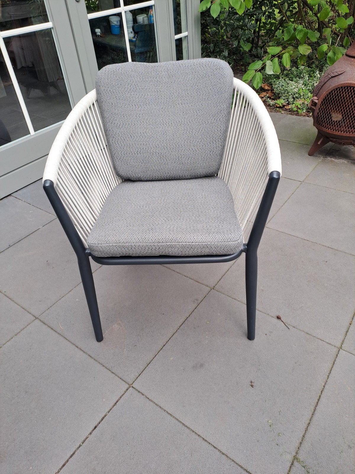 Foto 4 van Moderne tuinset met 6 stoelen en tafel