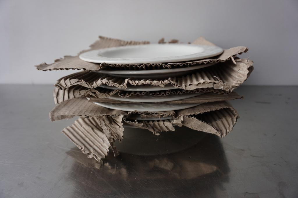 KLM artikelen borden schalen en cups 18 stuks Marcel Wanders, Huis en Inrichting, Keuken | Servies, Ophalen, Gebruikt, Bord(en)