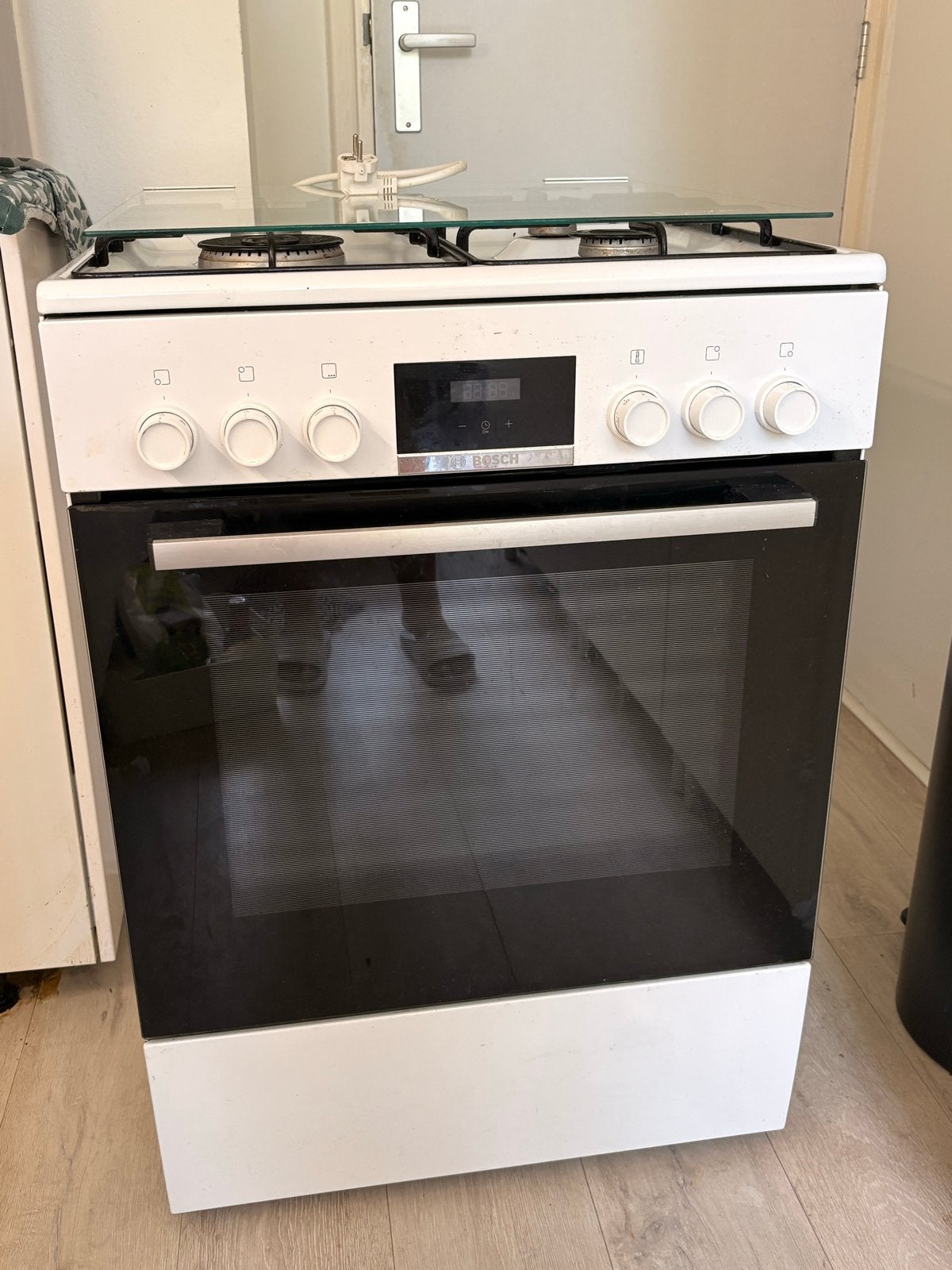 Bosch gasfornuis met oven, gebruikt, werkt nog goed, Ophalen, Gebruikt, 4 kookzones, Gas