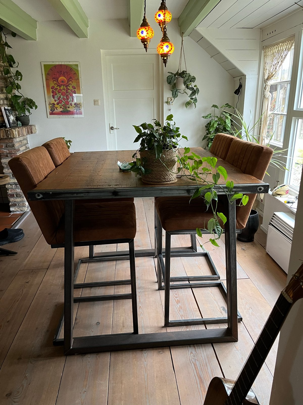 Robuuste bartafel met 4 barkrukken - Industrieel design, Huis en Inrichting, Ophalen, Gebruikt, 50 tot 100 cm, 150 tot 200 cm