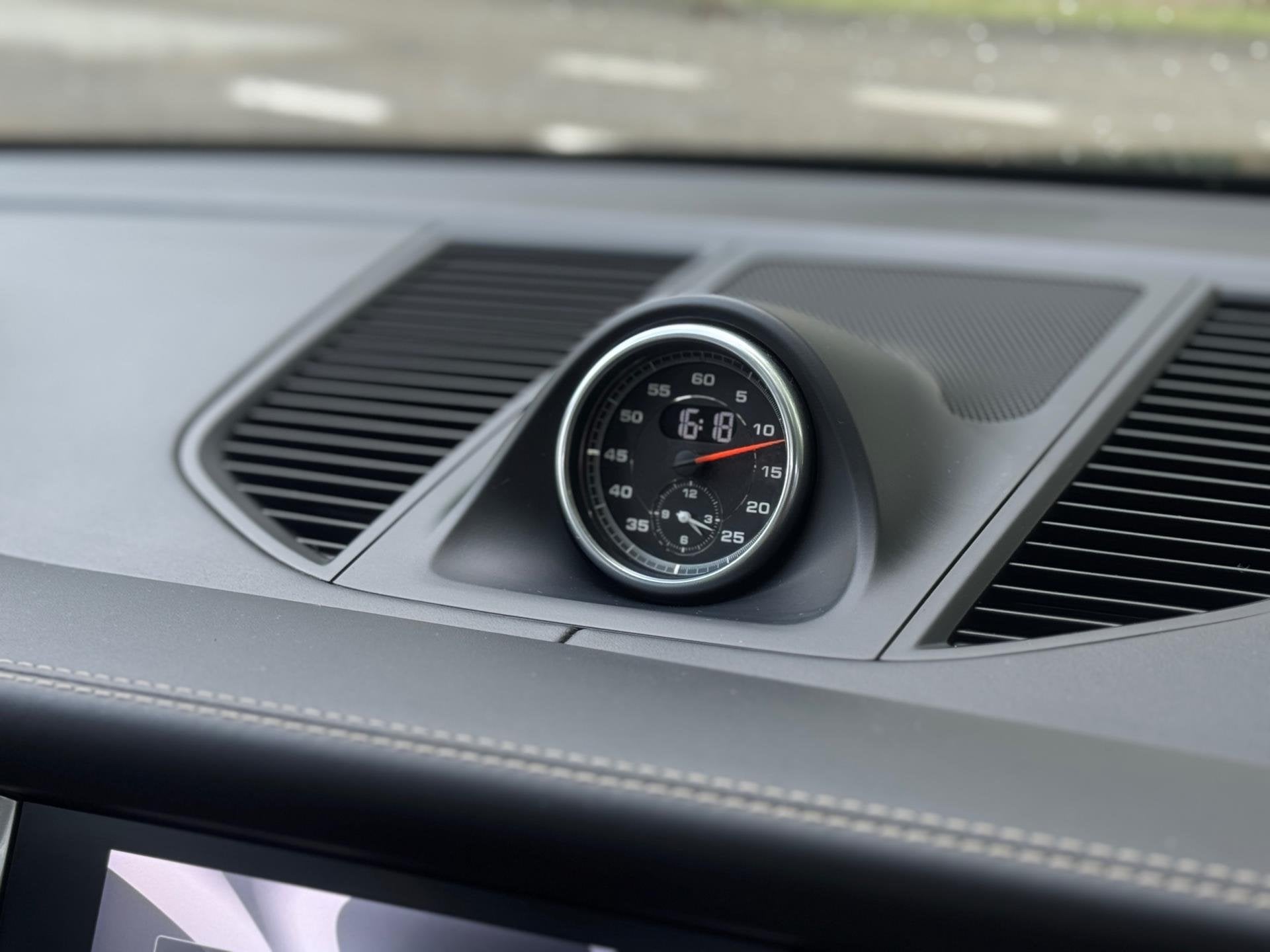 Foto 45 van Porsche Macan 3.0 GTS Burmester ACC Pano Cognac L Chrono Vol