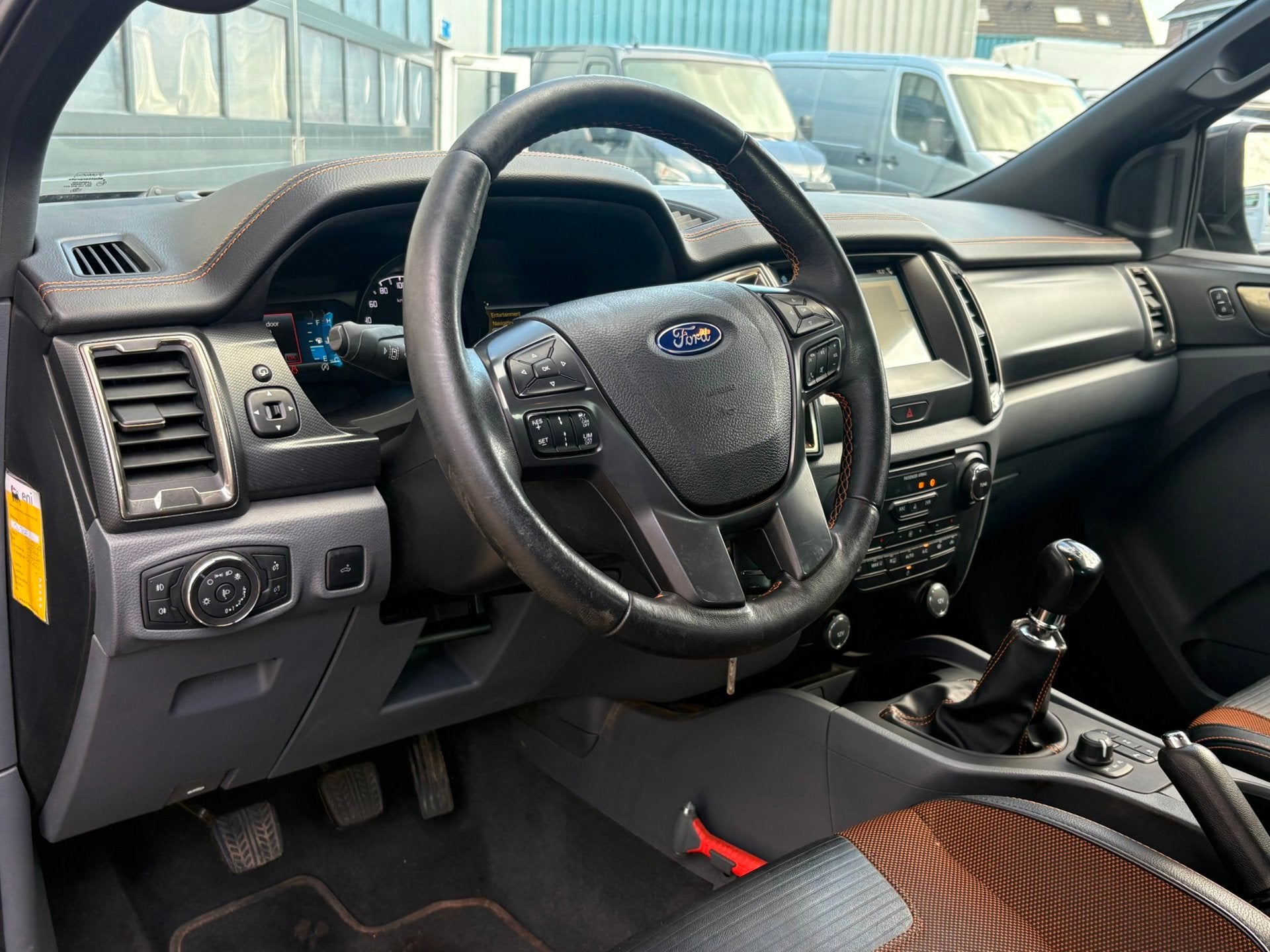 Ford Ranger 3.2TDCi 200pk Wildtrak Supercab 4x4 Clima Camera, Gebruikt, Leder en Stof, Zwart, Origineel Nederlands
