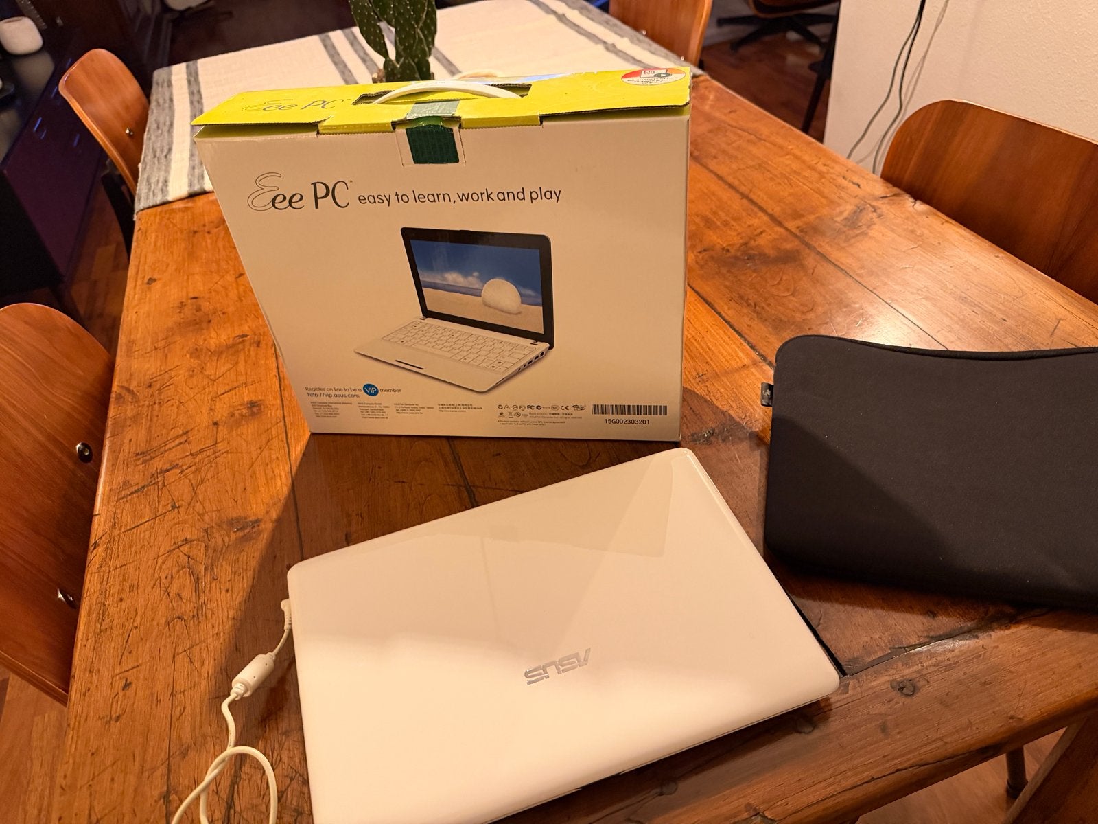 Asus Eee PC - Compacte Netbook met Windows XP, HDD, 2 tot 3 Ghz, Qwerty, 8 GB