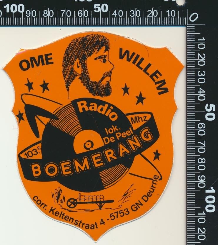 Sticker: Radio Boemerang - Ome Willem - Deurne, Verzamelen, Stickers, Zo goed als nieuw, Film, Tv of Omroep, Ophalen of Verzenden