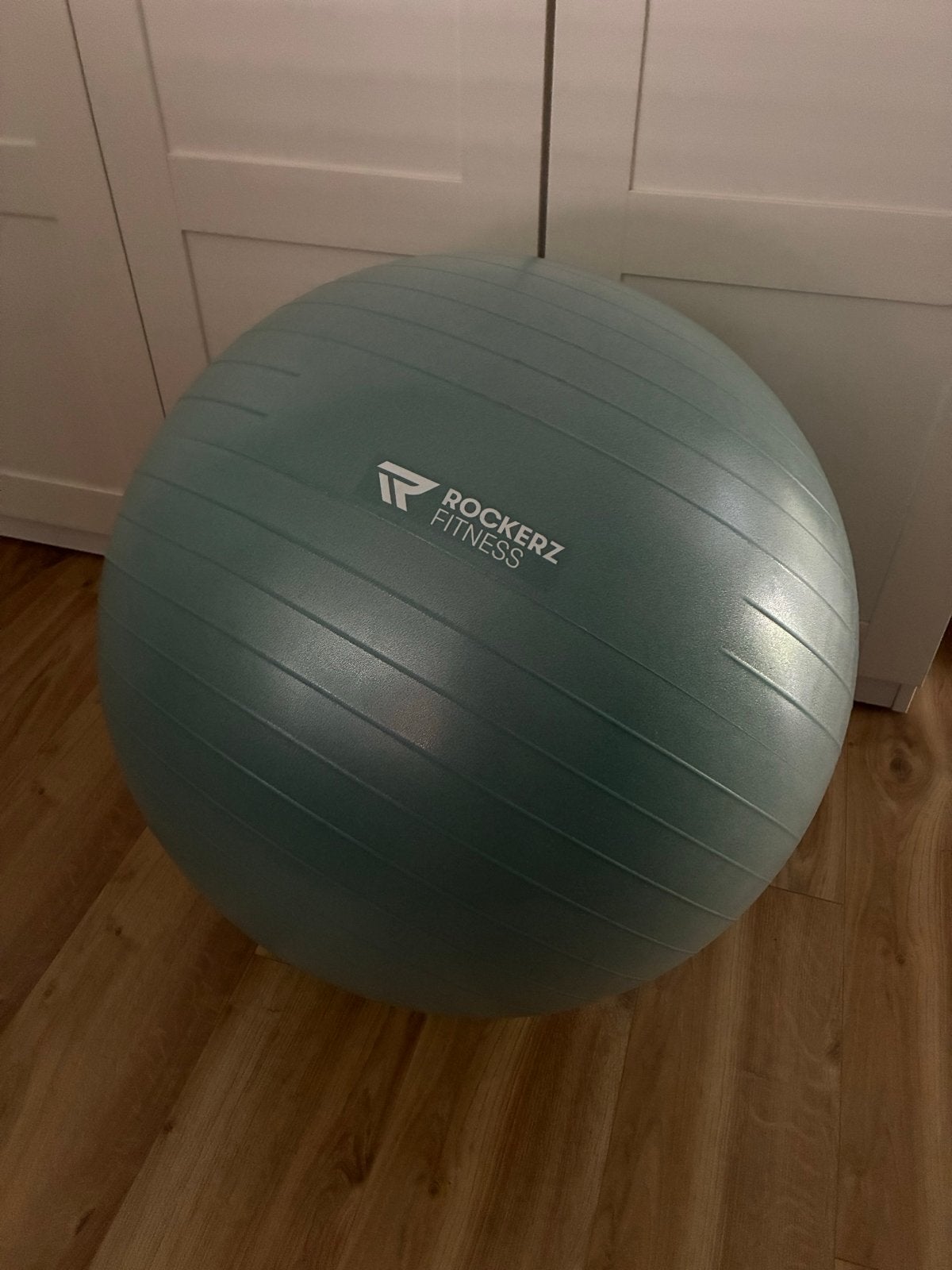Rockerz Deluxe Yogabal/fitnessbal 75 cm, Sport en Fitness, Fitnessmaterialen, Ophalen of Verzenden, Zo goed als nieuw, Buik, Fitnessbal
