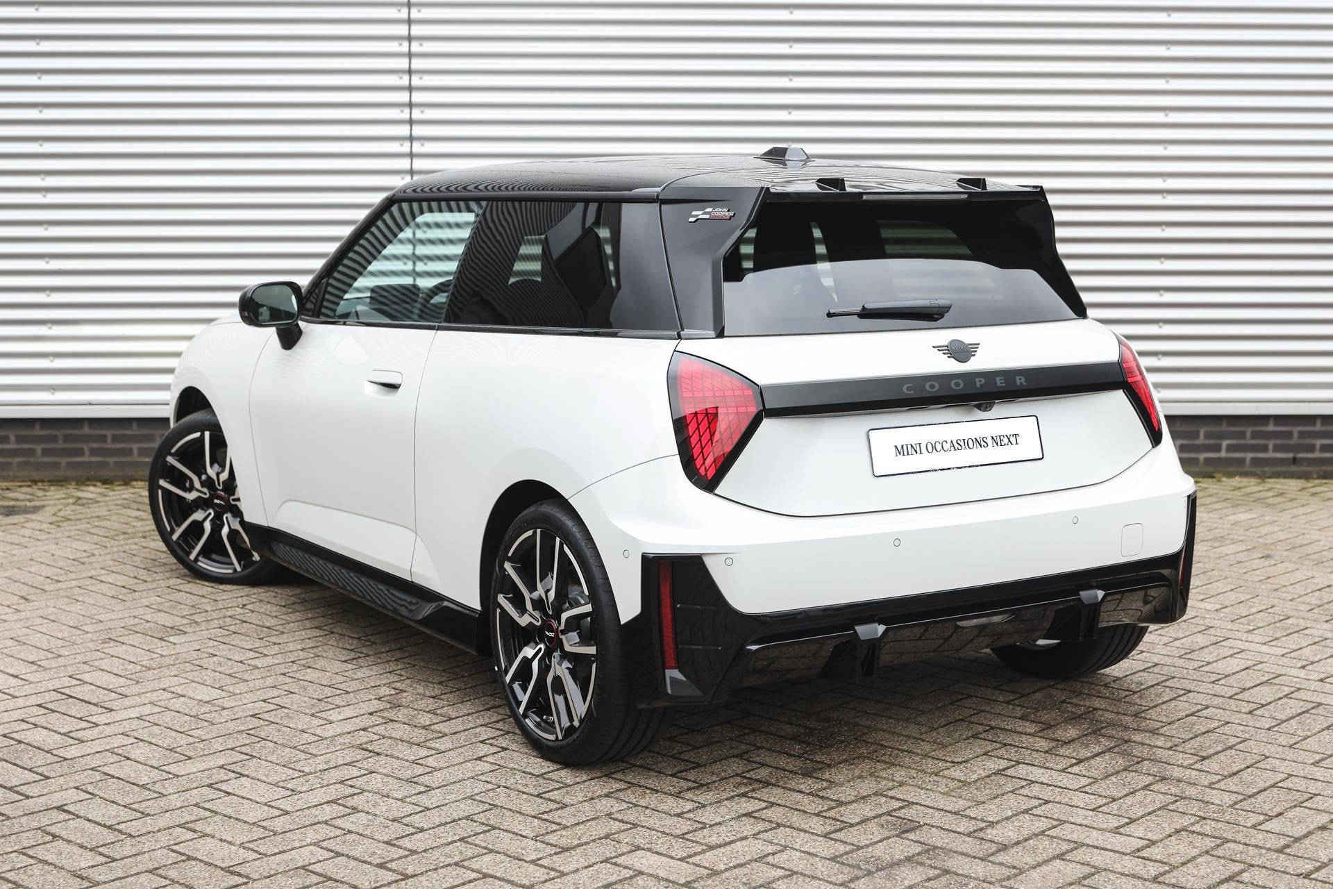MINI Hatchback Cooper E / John Cooper Works / Pakket M / Joh, Auto's, Dealer onderhouden, Stof, Met garantie (alle), 4 stoelen