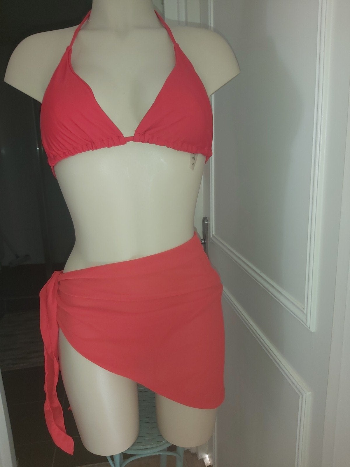 Rode bikini met pareo - Zo goed als nieuw, Ophalen of Verzenden, Zo goed als nieuw, Bikini, Rood