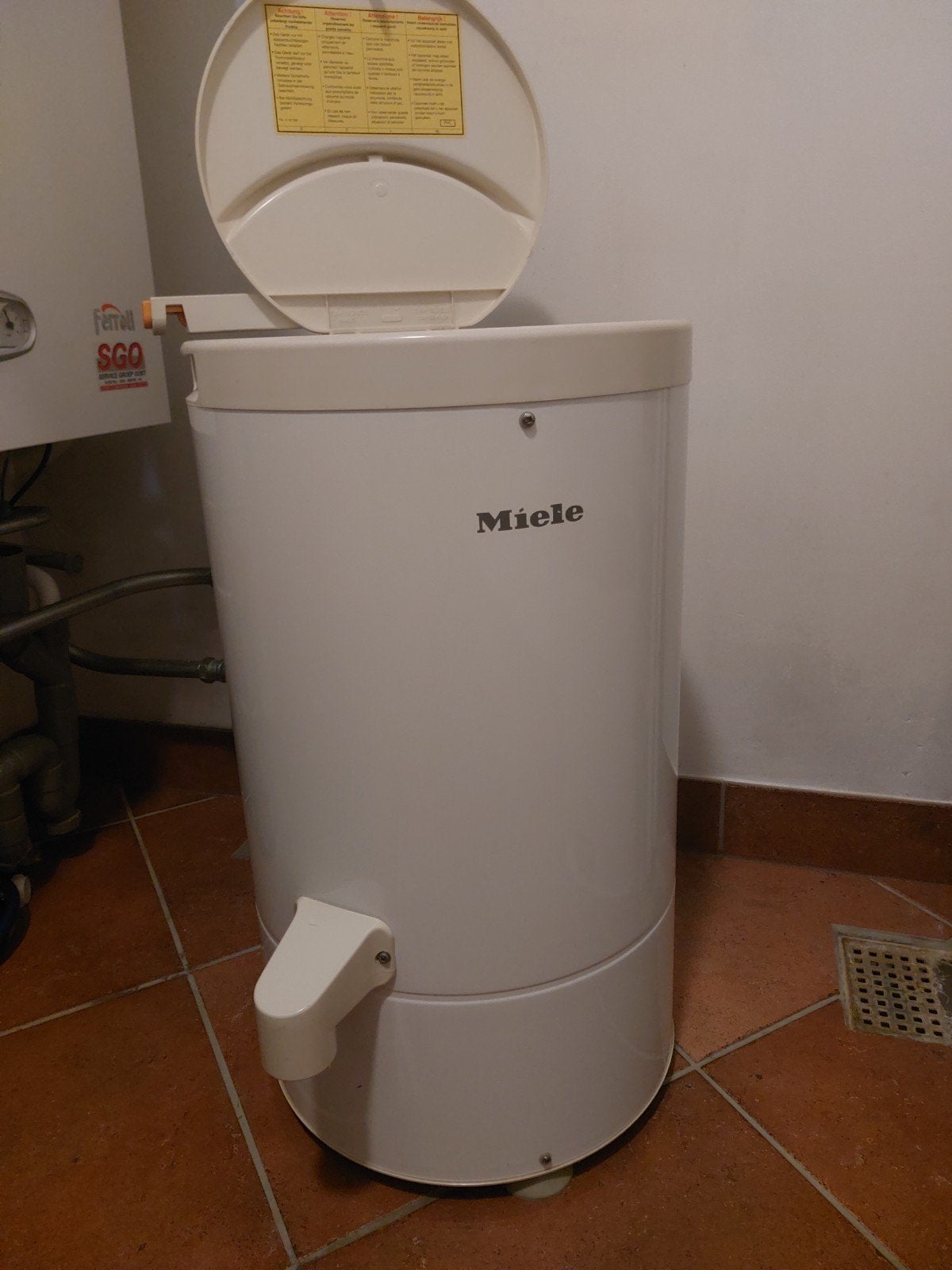 Miele WZ268 Centrifuge - 3 kg inhoud, 2800 toeren, Ophalen, Gebruikt, Minder dan 4 kg, Bovenlader