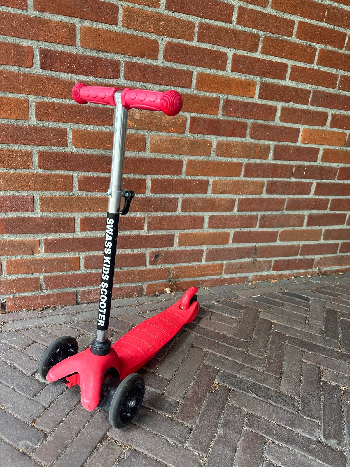 Rode Swass Kids Scooter met 3 wielen - Gebruikt, Ophalen, Gebruikt, Gewone step
