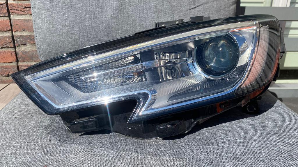 Audi a3 xenon koplamp, Ophalen, Audi