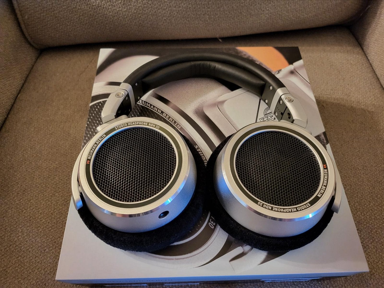 Neumann NDH 30 Studio Hoofdtelefoon, Zilver, Zo goed als nieuw, Over-ear, Ophalen