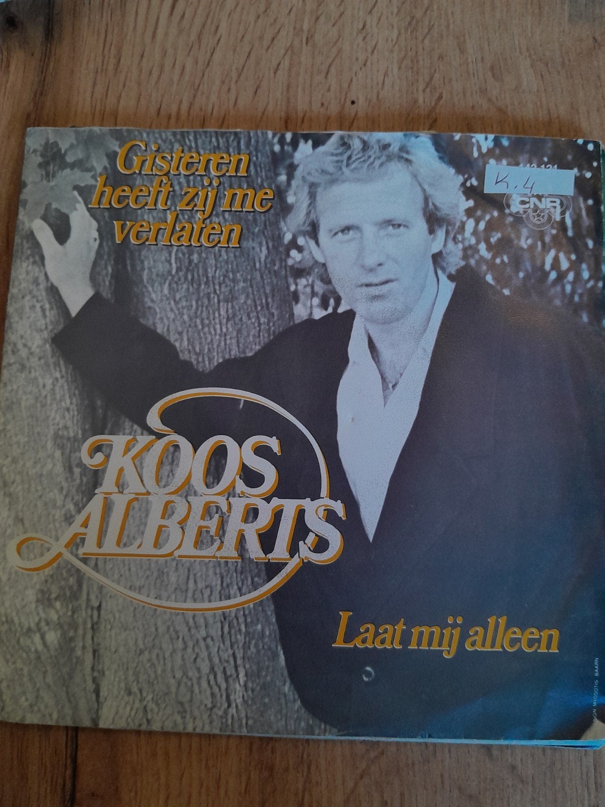 koos alberts 7inch gisteren heeft zij me verlaten, Ophalen of Verzenden, Zo goed als nieuw, Nederlandstalig