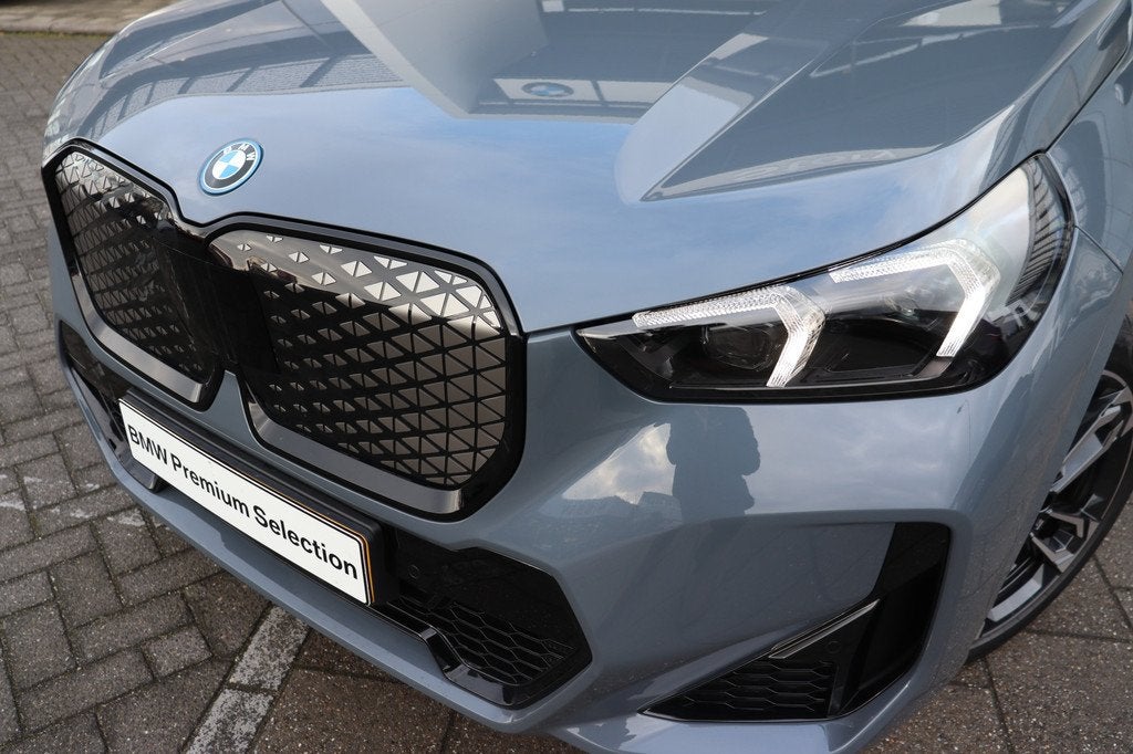 BMW iX1 eDrive20 M Sport / Panoramadak / Trekhaak / Sportsto, Auto's, BMW, Gebruikt, Met garantie (alle), 24 min, Origineel Nederlands