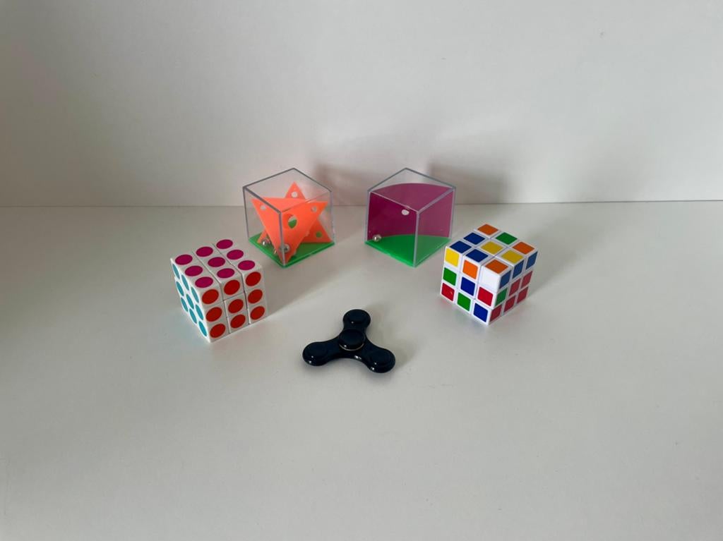 Leuke set met geduldspelletjes, kubussen en fidget spinner, Kinderen en Baby's, Ophalen of Verzenden, Puzzelen