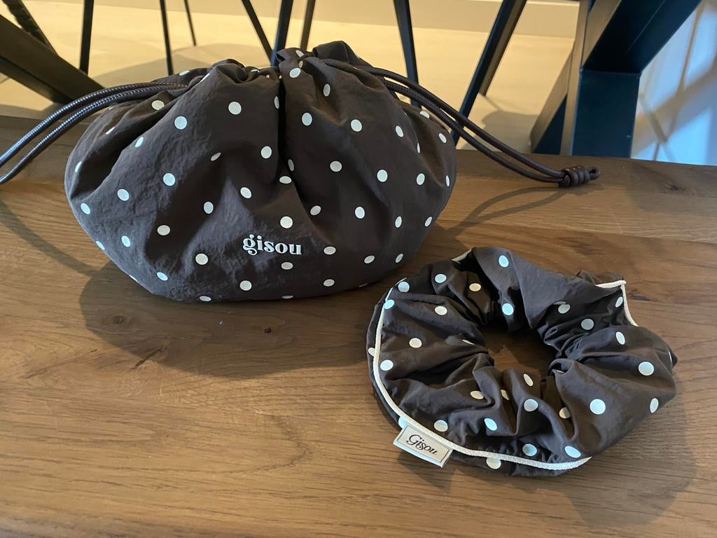 Gisou Limited Edition Toilettas en Haar Scrunchie - Nieuw, Ophalen, Nieuw, Bruin, Dame