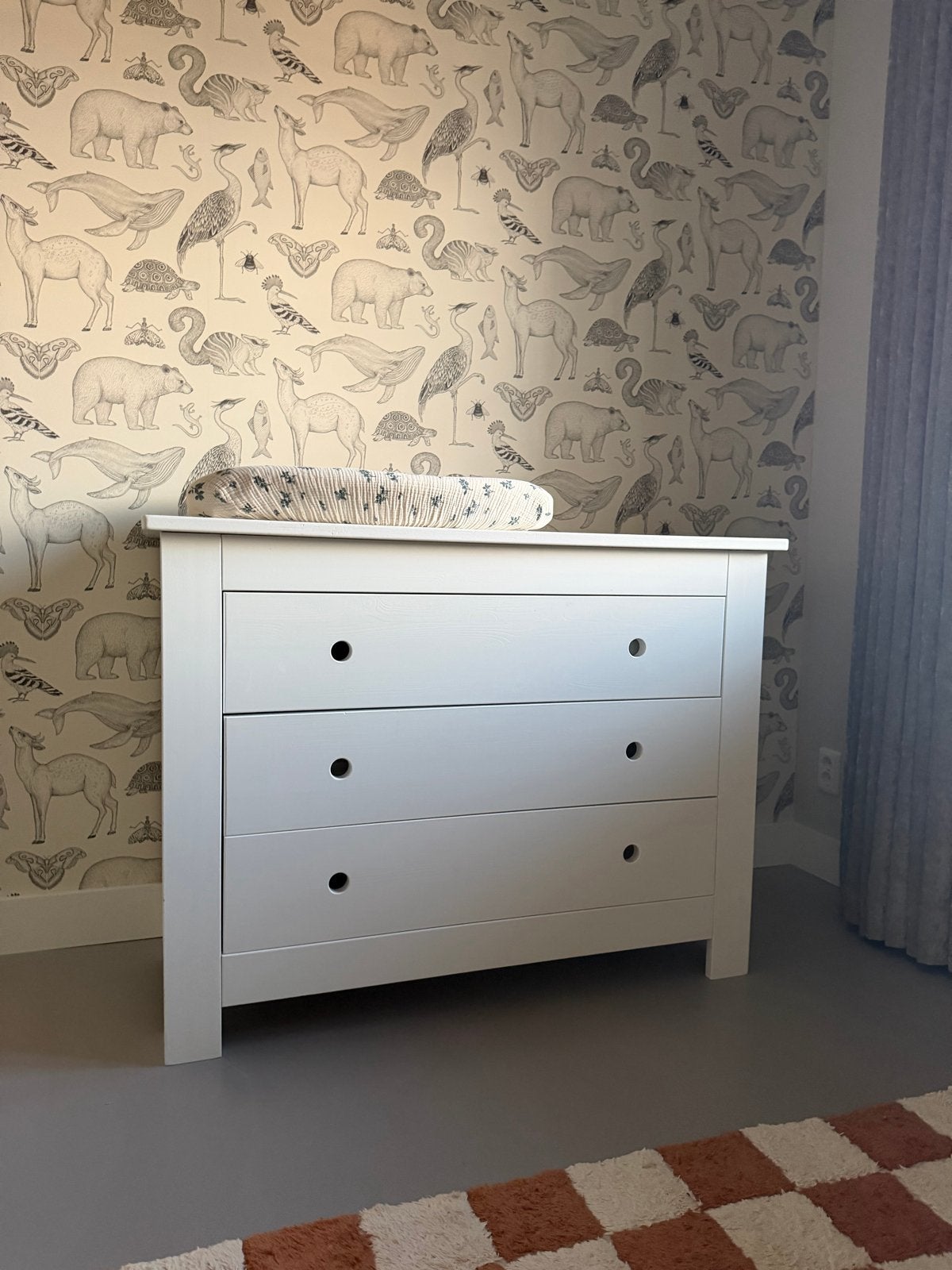 Witte houten commode, makkelijk te verven, Ophalen, Gebruikt, 50 tot 70 cm, 100 cm of meer