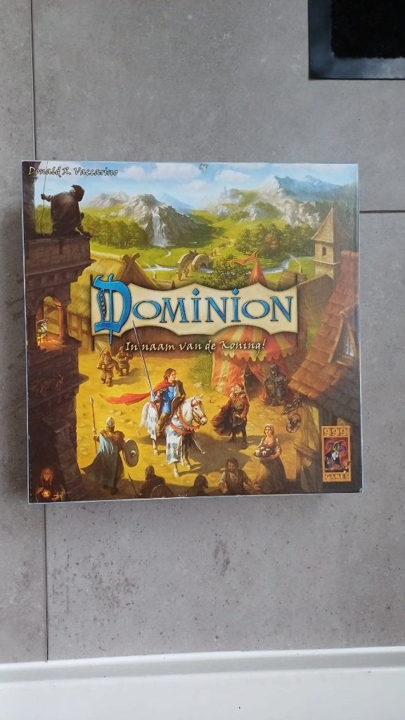 kaartspel nieuw 999 Dominion in naam van de Koning 999, Vijf spelers of meer, Ophalen of Verzenden, Nieuw, 999 Games