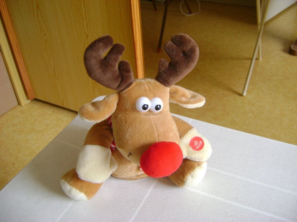 napratende kerst eland met sjaal van 22cm, Diversen, Kerst, Ophalen of Verzenden, Zo goed als nieuw