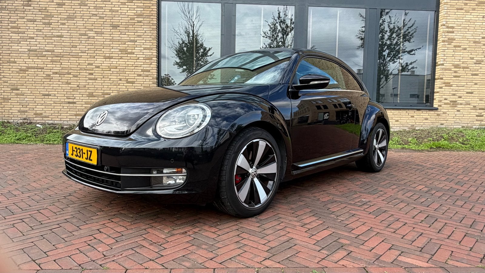 Volkswagen Beetle (Kever) 2.0 TSI 147KW DSG 2012 Zwart, Auto's, Stof, 4 cilinders, 1984 cc, 4 stoelen