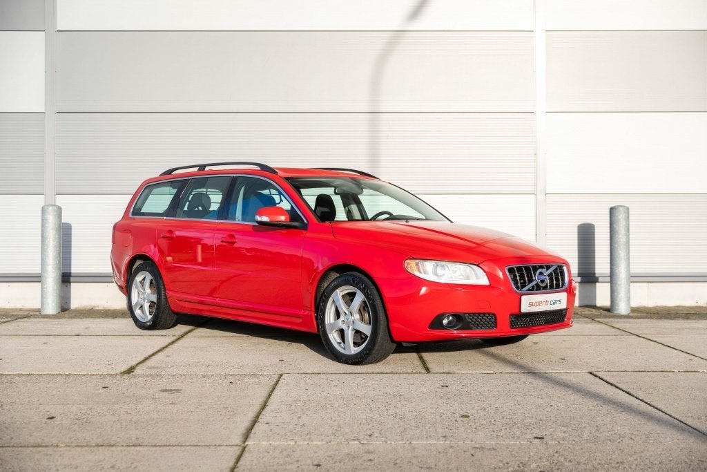 Volvo V70 2.5T Aut | 230 PK | Xenon | Trekhaak | 4x stoelvw, 1800 kg, Zwart, Leder en Stof, 2521 cc