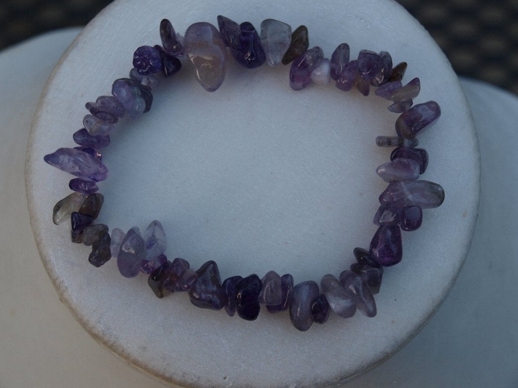 Amethist armband met ruwe edelstenen, Sieraden, Tassen en Uiterlijk, Overige materialen, Paars, Nieuw, Ophalen of Verzenden