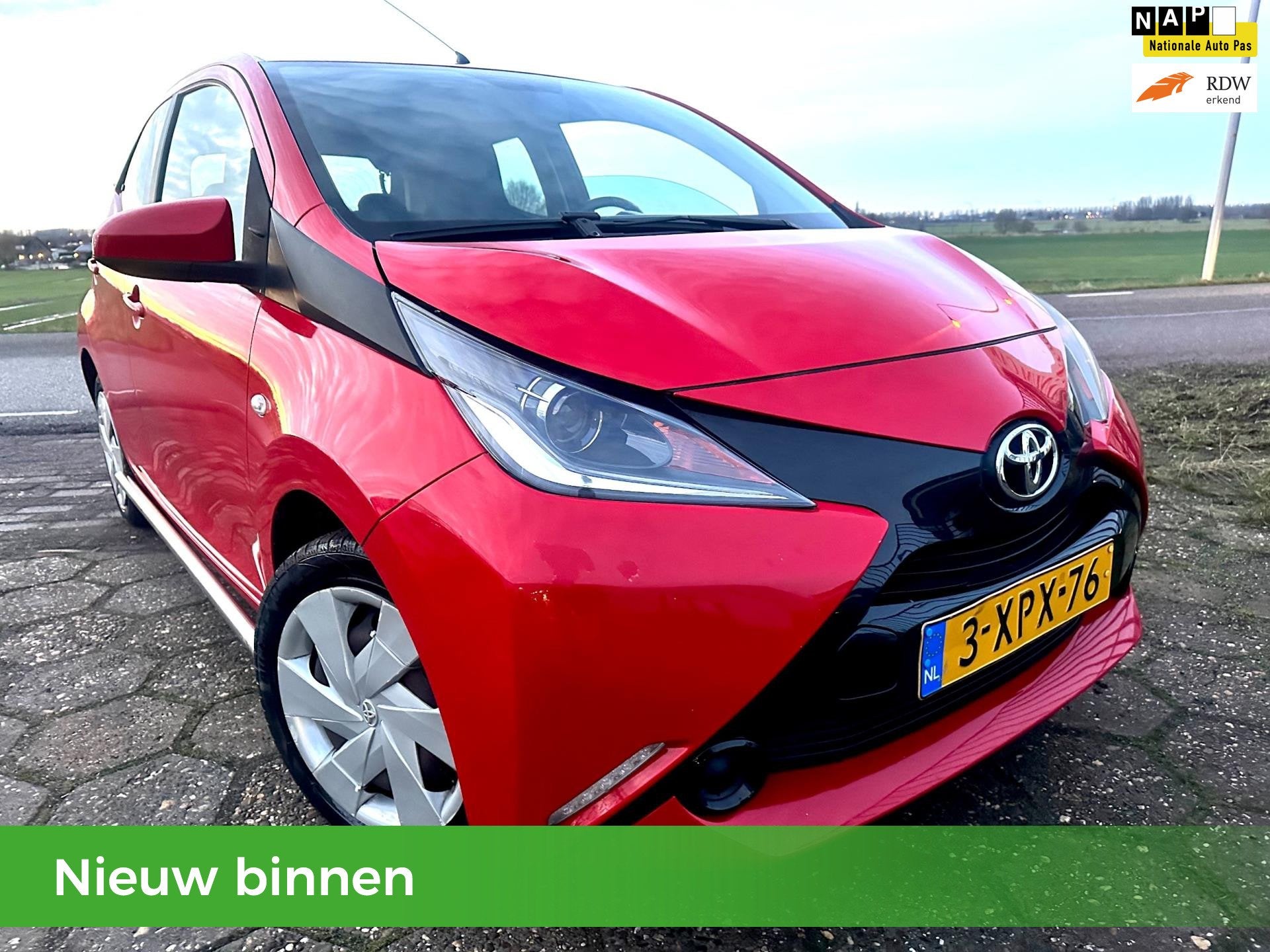 Toyota Aygo 1.0 x-play 2014 | 147.035 KM NAP | Cruise Contro, Euro 5, 4 stoelen, Origineel Nederlands, Bedrijf