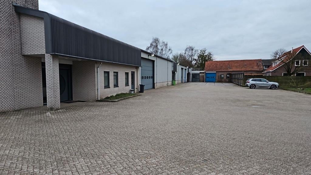 Bedrijfsruimte te huur met overheaddeur